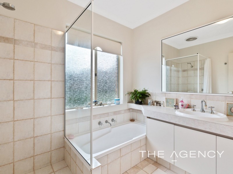 3/4 Henley Place, Attadale WA 6156