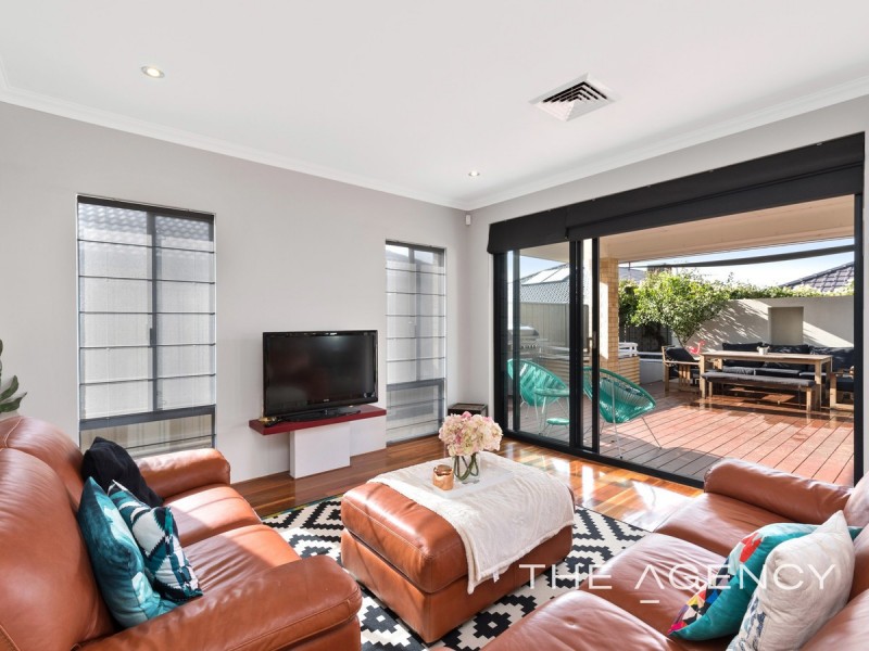 21 Blacksmith Street, Queens Park WA 6107