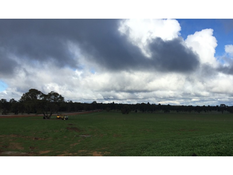 14 Boodja Road, Wundowie WA 6560