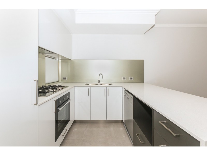 3/16 Nineham Avenue, Spearwood WA 6163