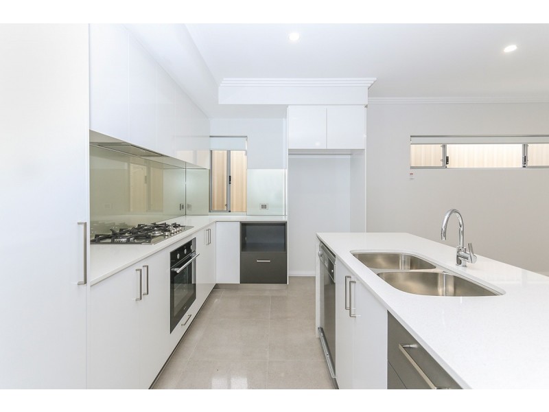 1/16 Nineham Avenue, Spearwood WA 6163