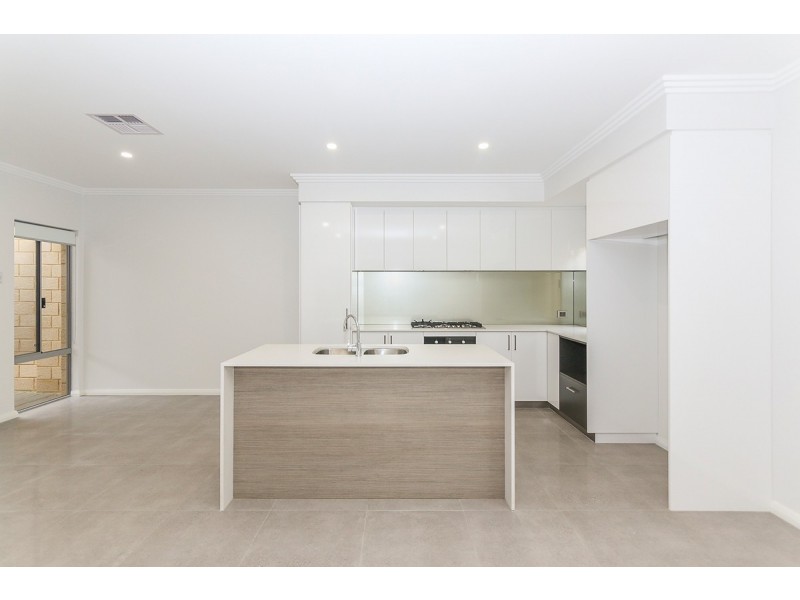 1/16 Nineham Avenue, Spearwood WA 6163