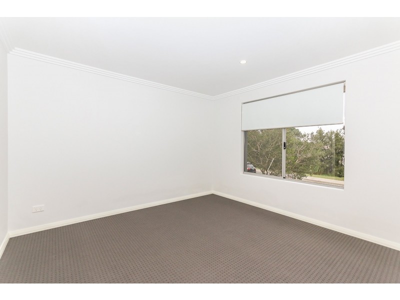 1/16 Nineham Avenue, Spearwood WA 6163