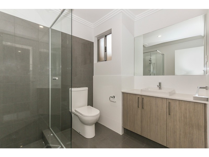 1/16 Nineham Avenue, Spearwood WA 6163