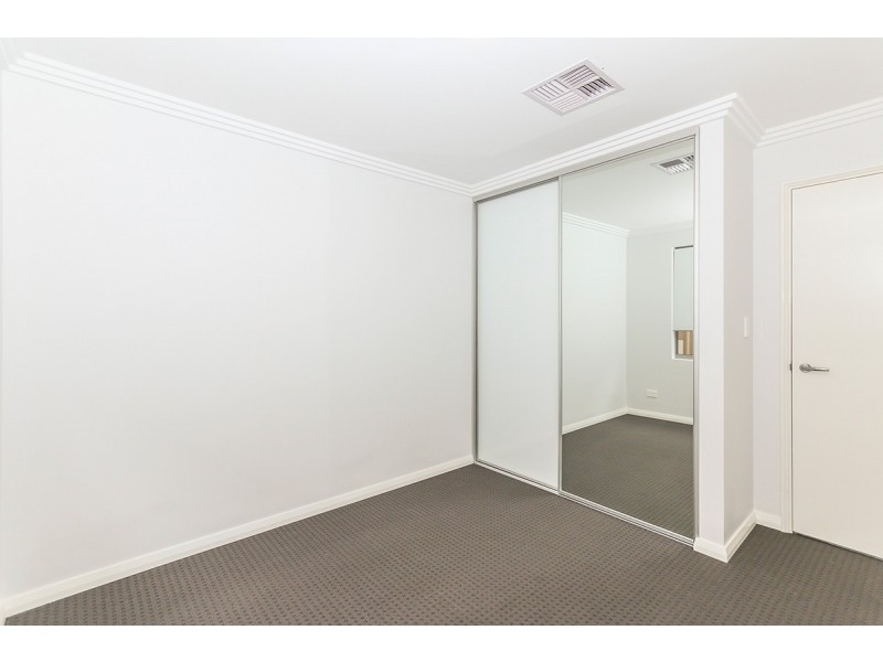 1/16 Nineham Avenue, Spearwood WA 6163