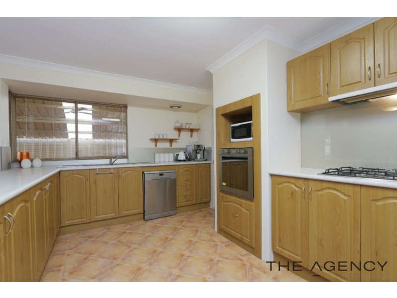 27 Rosewood Lane, Thornlie WA 6108