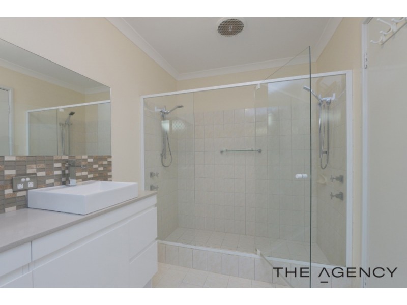 27 Rosewood Lane, Thornlie WA 6108