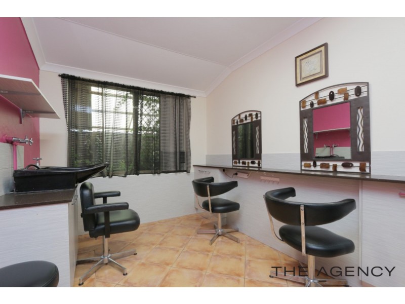 27 Rosewood Lane, Thornlie WA 6108