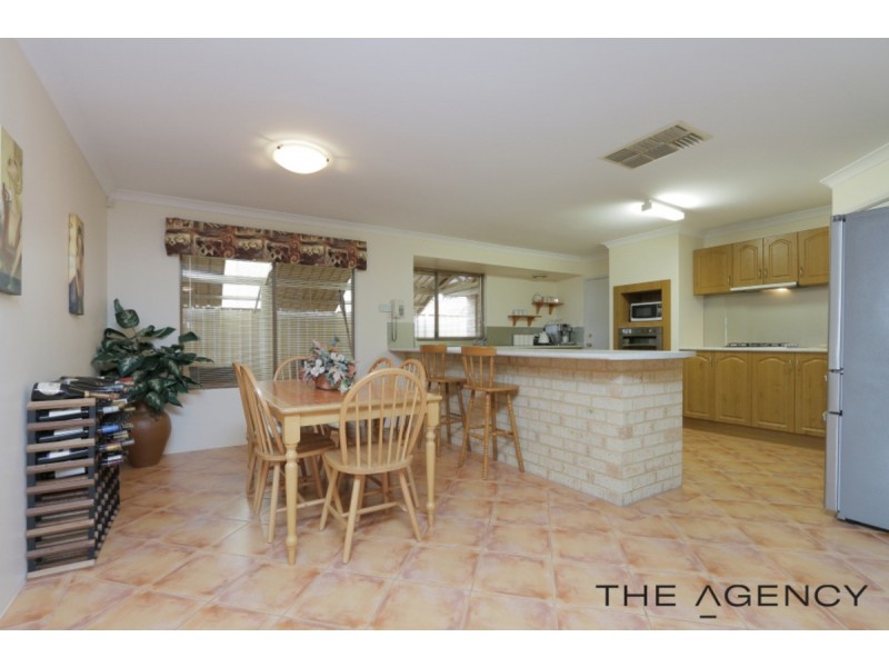 27 Rosewood Lane, Thornlie WA 6108