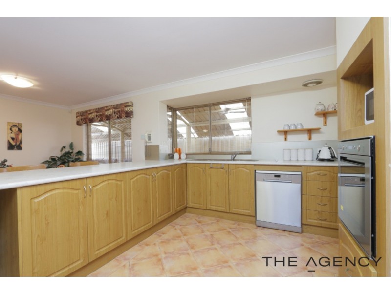 27 Rosewood Lane, Thornlie WA 6108