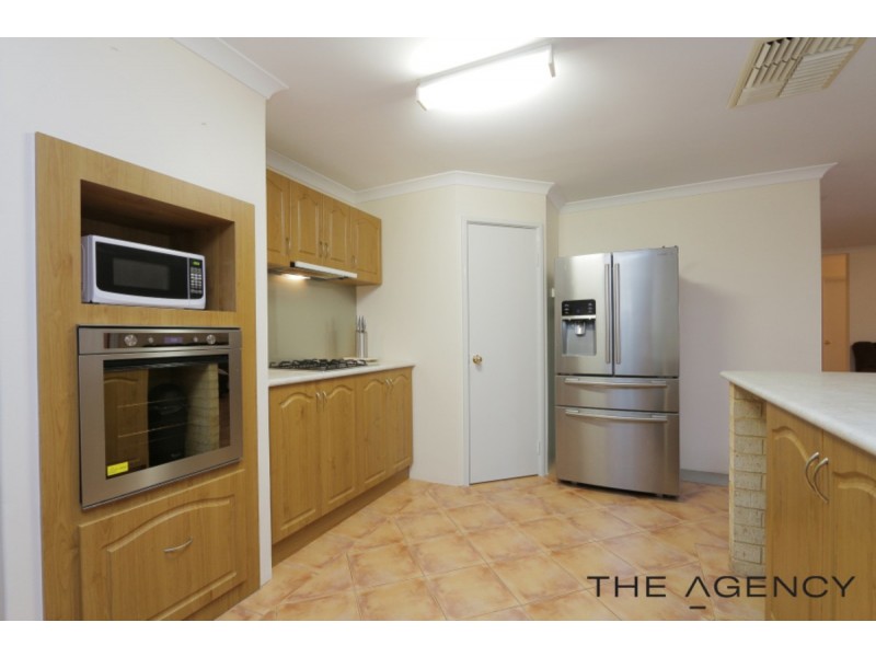 27 Rosewood Lane, Thornlie WA 6108