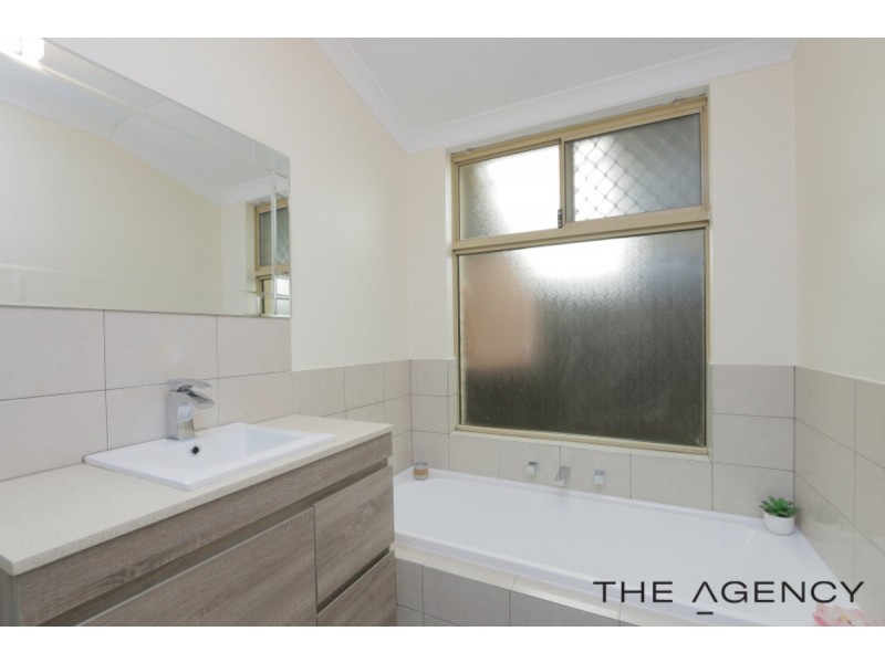 27 Rosewood Lane, Thornlie WA 6108