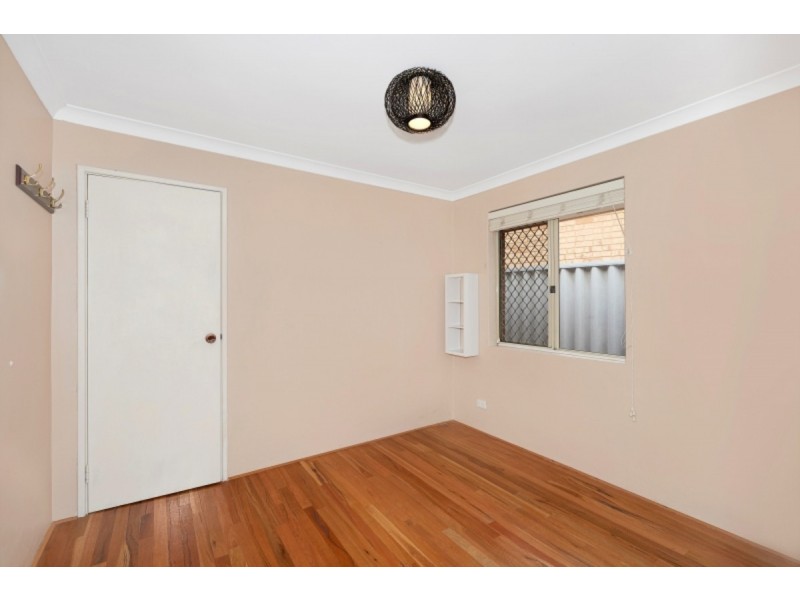 19 Latania Grove, Warnbro WA 6169