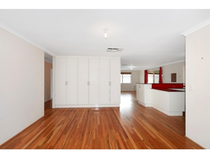 19 Latania Grove, Warnbro WA 6169