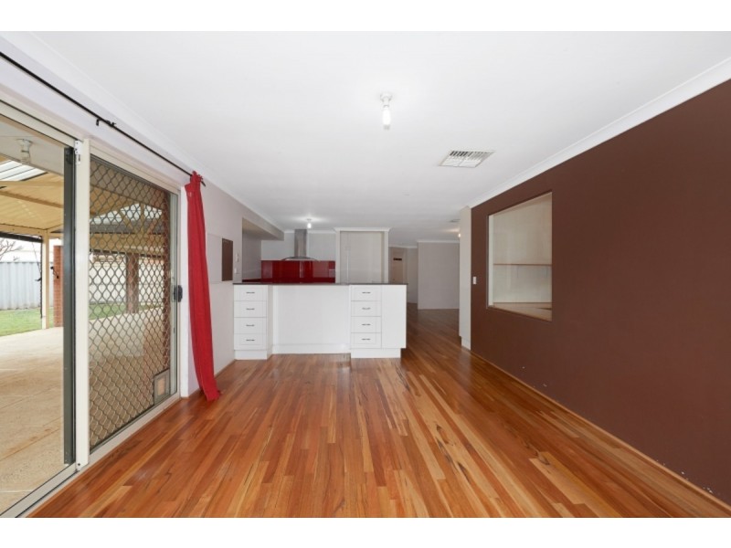 19 Latania Grove, Warnbro WA 6169