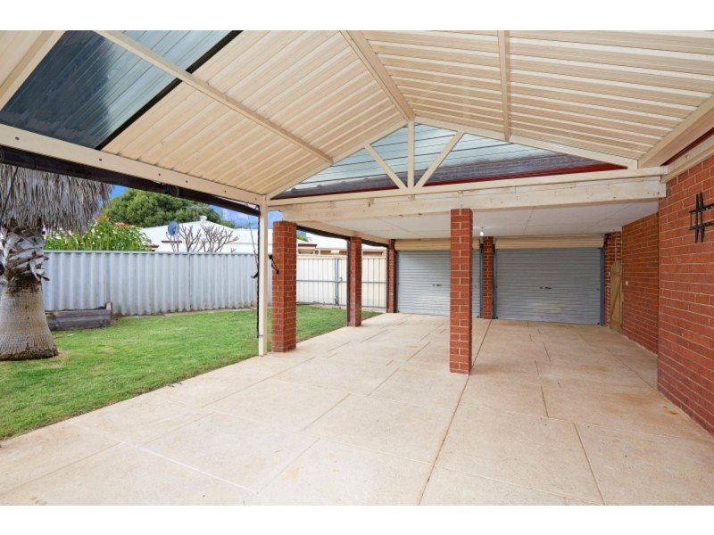 19 Latania Grove, Warnbro WA 6169