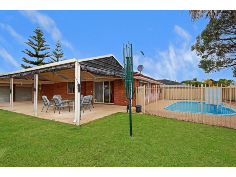 19 Latania Grove, Warnbro WA 6169