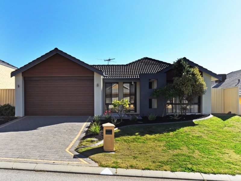 18 Zeppelin Way, Tapping WA 6065