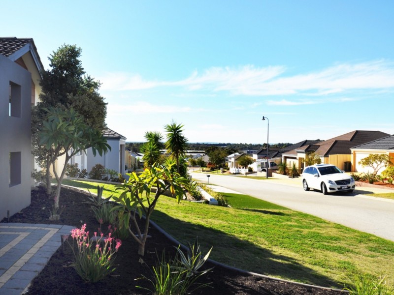 18 Zeppelin Way, Tapping WA 6065