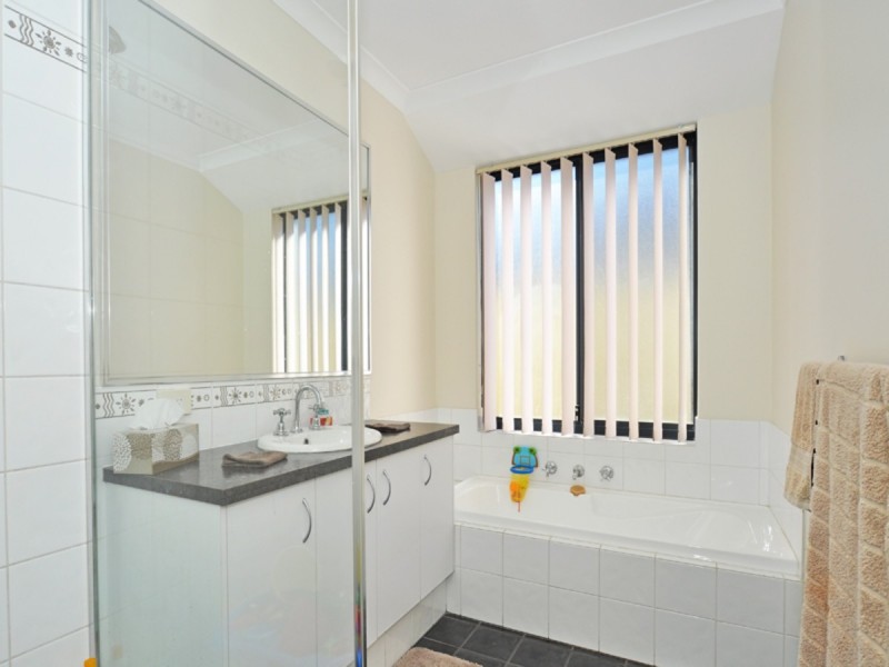 18 Zeppelin Way, Tapping WA 6065