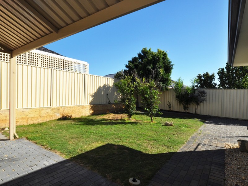 18 Zeppelin Way, Tapping WA 6065