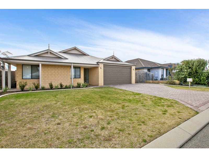 16 Splendens Turn, Halls Head WA 6210