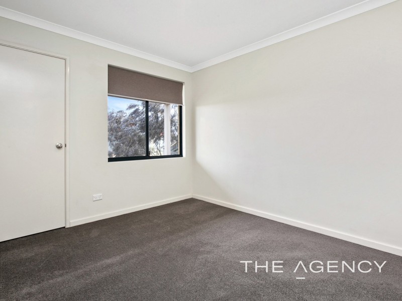 16 Splendens Turn, Halls Head WA 6210