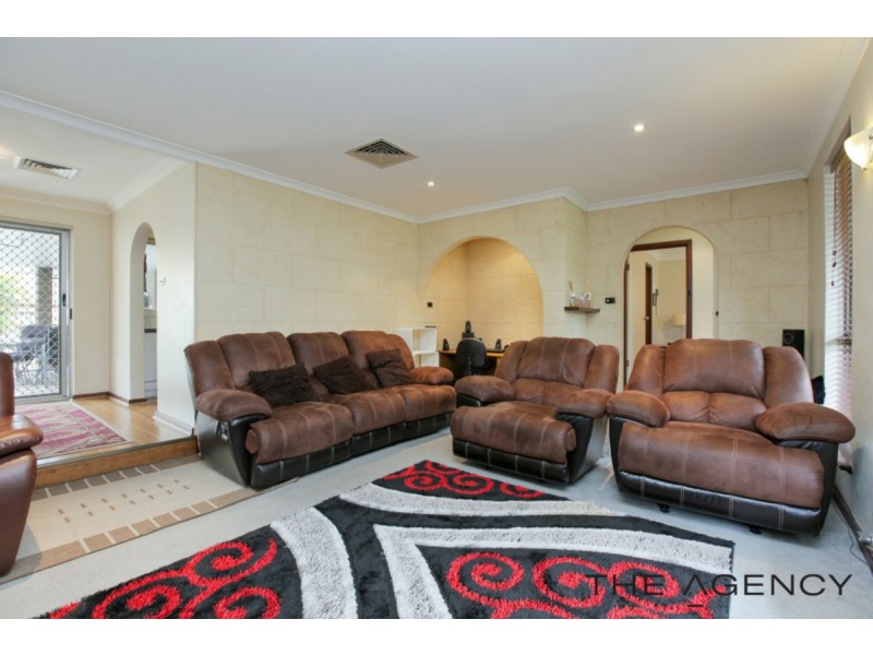 14 Mcleish Place, Thornlie WA 6108
