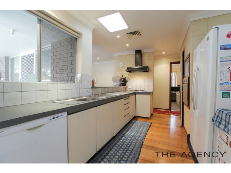 14 Mcleish Place, Thornlie WA 6108