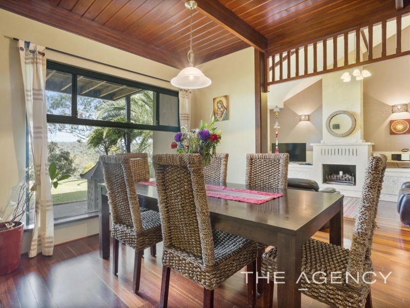 8 Rainsford Way, Parkerville WA 6081