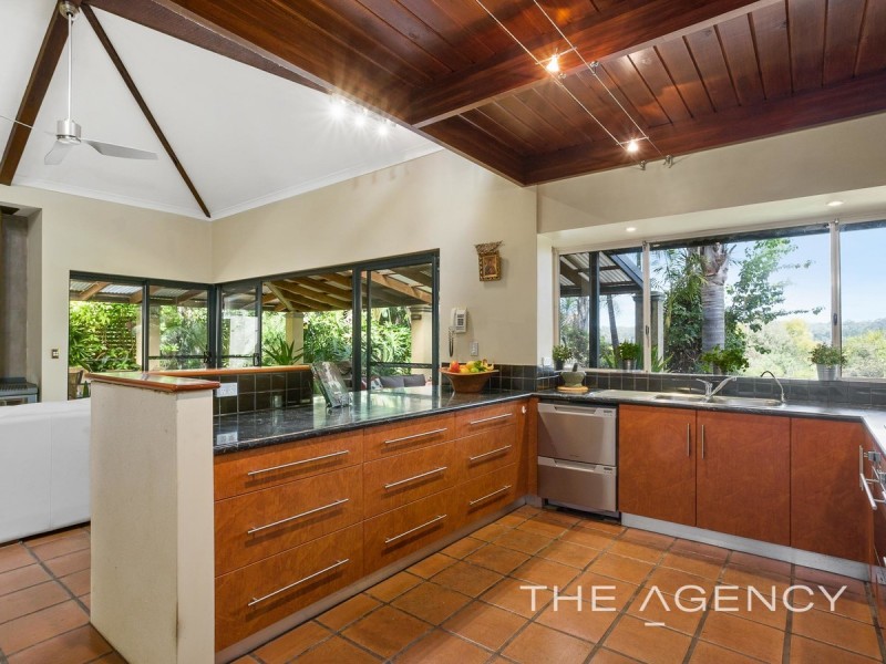 8 Rainsford Way, Parkerville WA 6081