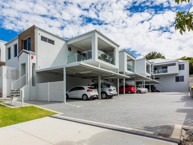 2/7 Mahlberg Avenue, Woodlands WA 6018