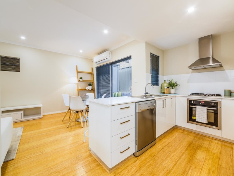 2/7 Mahlberg Avenue, Woodlands WA 6018