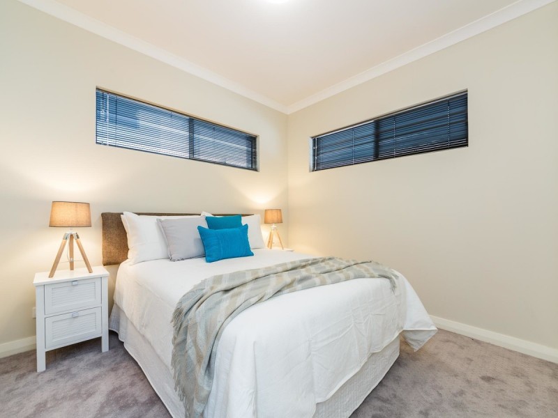 2/7 Mahlberg Avenue, Woodlands WA 6018