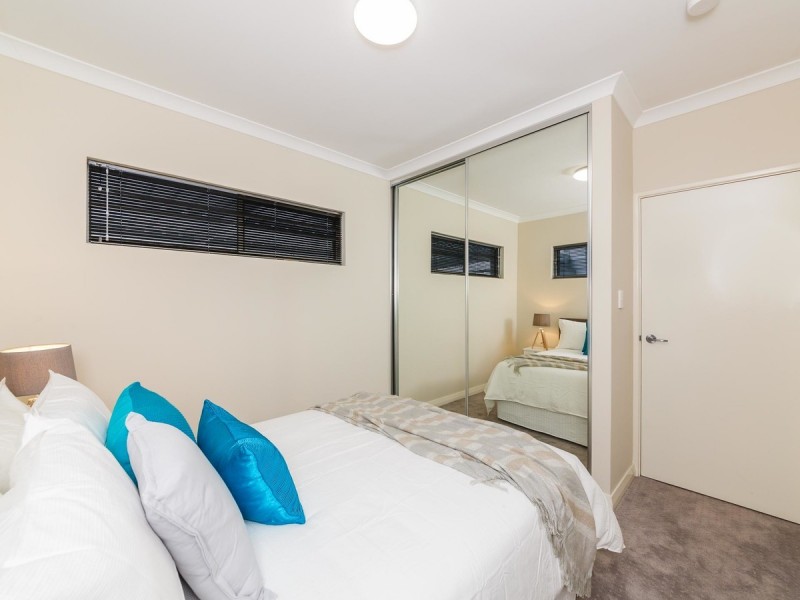 2/7 Mahlberg Avenue, Woodlands WA 6018