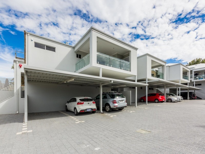 2/7 Mahlberg Avenue, Woodlands WA 6018