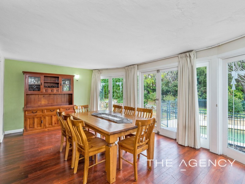 2 Scenic Drive, Maida Vale WA 6057