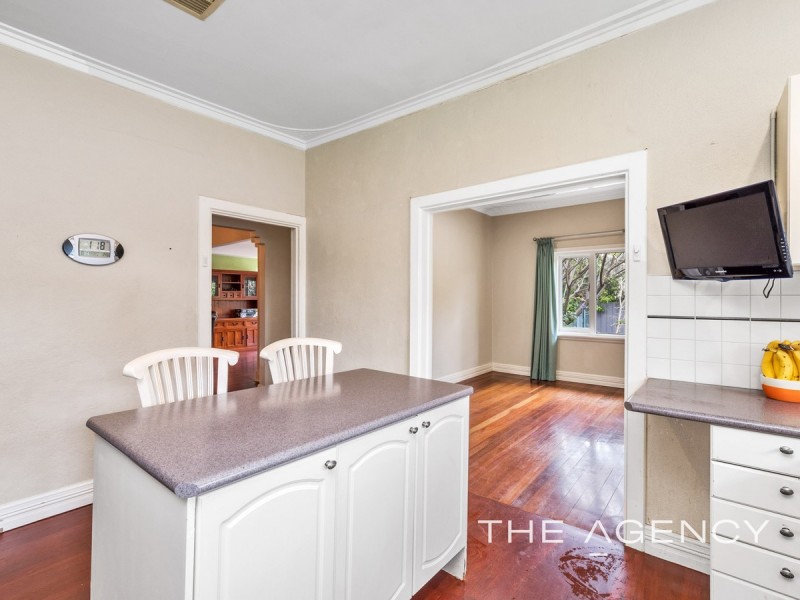 2 Scenic Drive, Maida Vale WA 6057