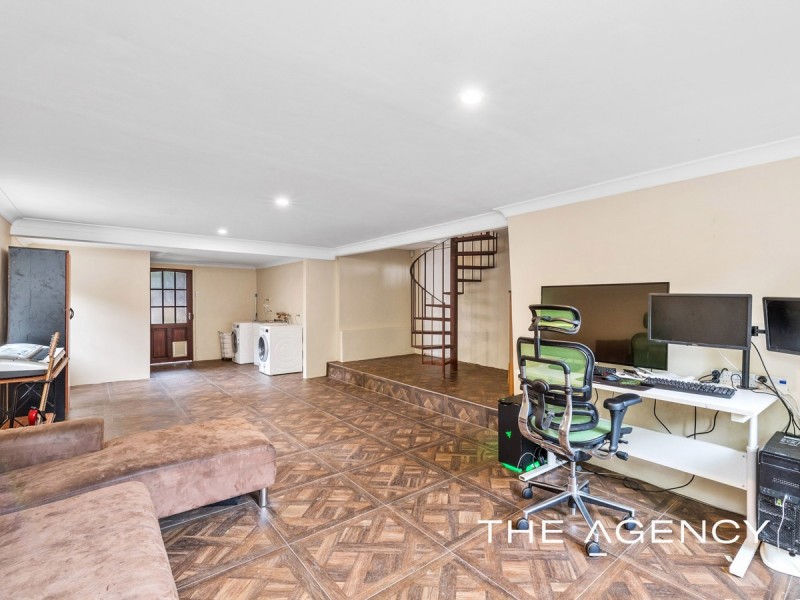 2 Scenic Drive, Maida Vale WA 6057