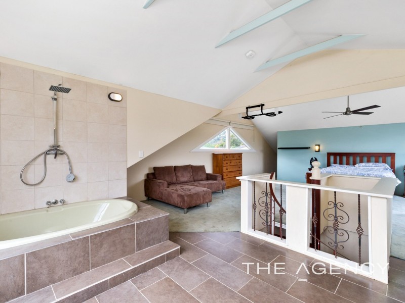 2 Scenic Drive, Maida Vale WA 6057