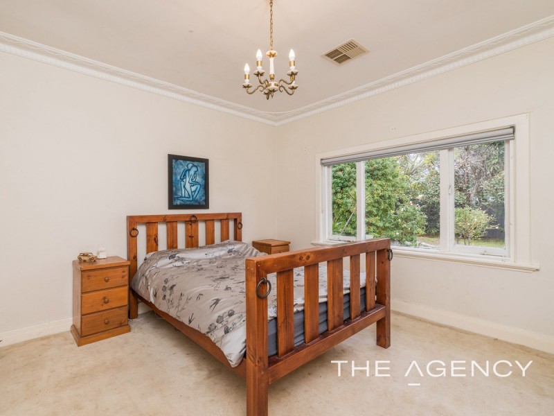 2 Scenic Drive, Maida Vale WA 6057