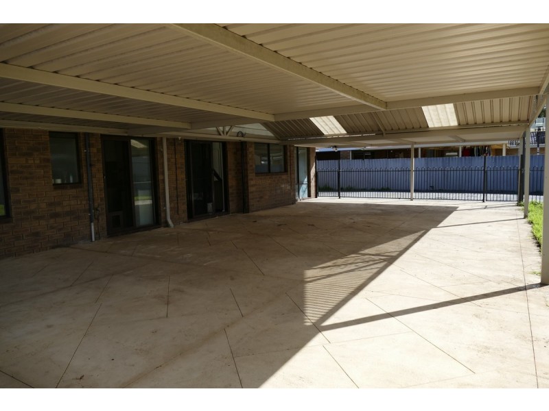 16 Bibra Drive, Bibra Lake WA 6163