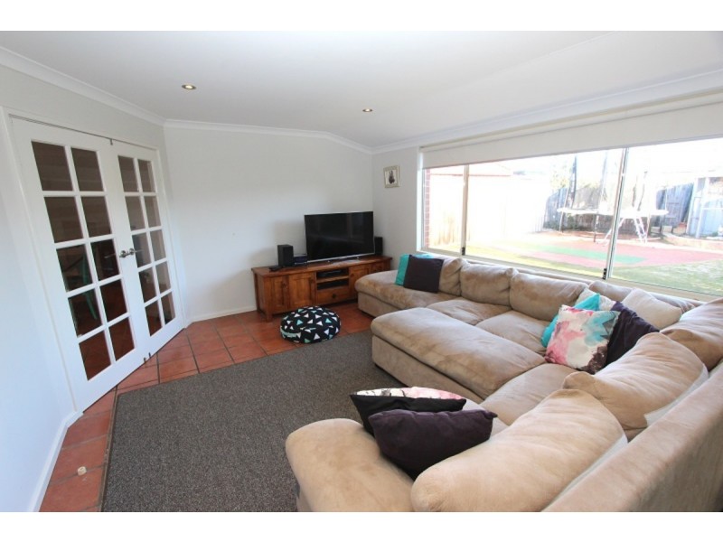 3 Castaway Cove, Halls Head WA 6210