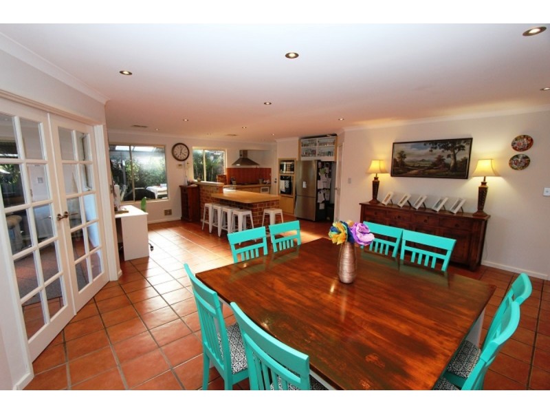 3 Castaway Cove, Halls Head WA 6210