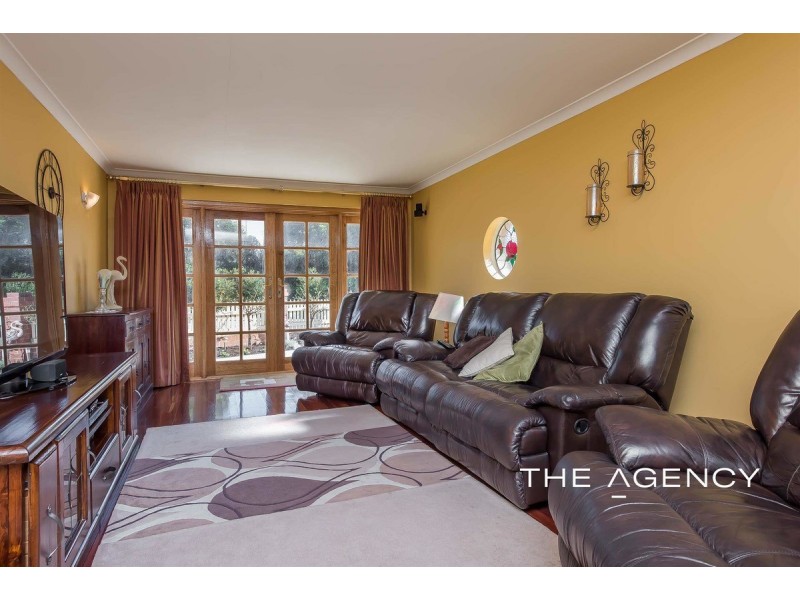 18 Ellison Drive, Padbury WA 6025