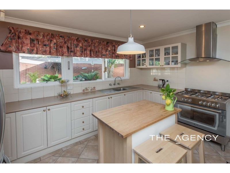 18 Ellison Drive, Padbury WA 6025