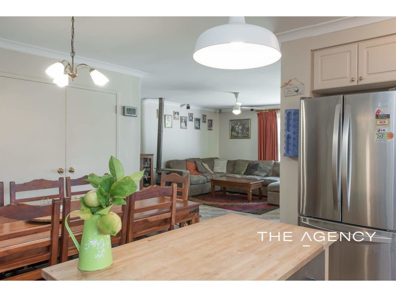 18 Ellison Drive, Padbury WA 6025