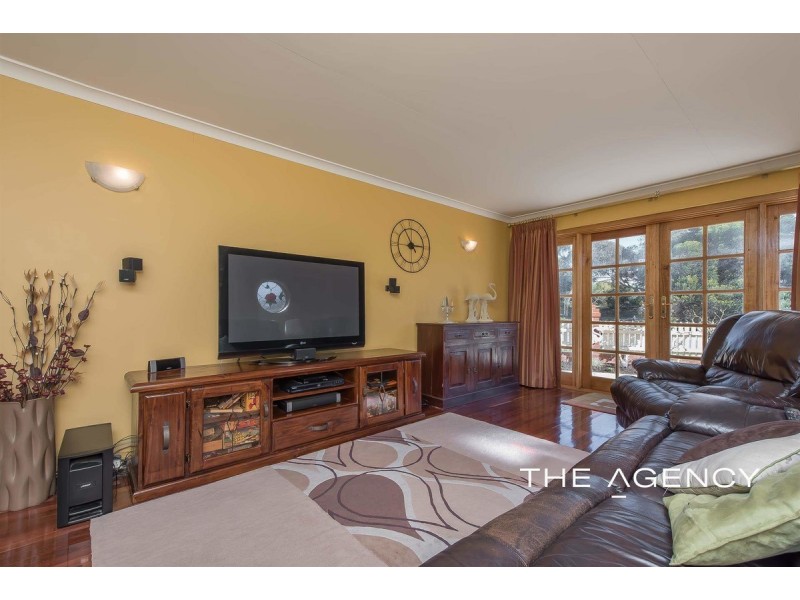 18 Ellison Drive, Padbury WA 6025