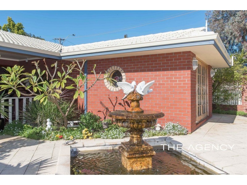 18 Ellison Drive, Padbury WA 6025