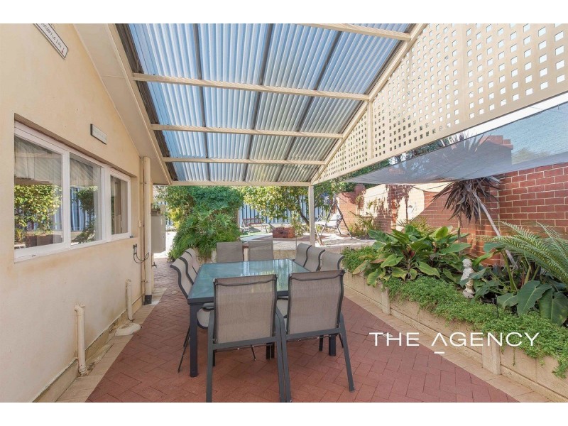 18 Ellison Drive, Padbury WA 6025